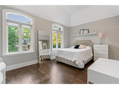 1290 Lakebreeze Drive, Mississauga, ON - Indoor Photo Showing Bedroom