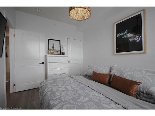 519-101 Shoreview Place, Hamilton, ON - Indoor Photo Showing Bedroom