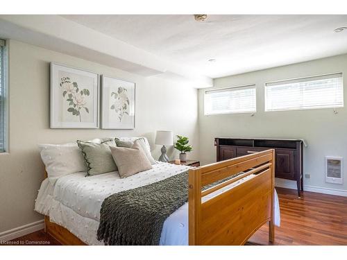 58 Hillcrest Avenue, Hamilton, ON - Indoor Photo Showing Bedroom