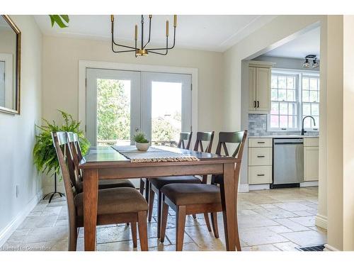 58 Hillcrest Avenue, Hamilton, ON - Indoor Photo Showing Dining Room