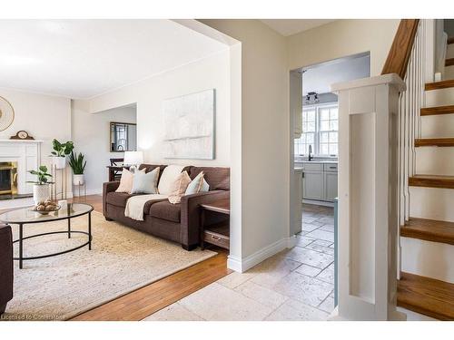 58 Hillcrest Avenue, Hamilton, ON - Indoor Photo Showing Living Room With Fireplace