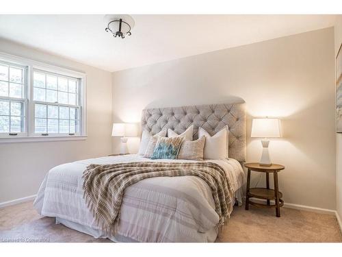 58 Hillcrest Avenue, Hamilton, ON - Indoor Photo Showing Bedroom