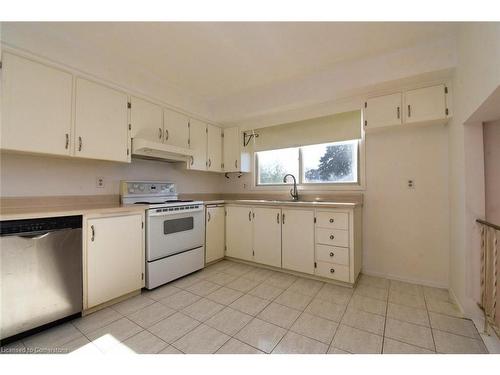 69 San Francisco Avenue, Hamilton, ON - Indoor Photo Showing Kitchen