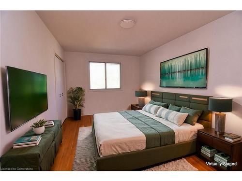 69 San Francisco Avenue, Hamilton, ON - Indoor Photo Showing Bedroom