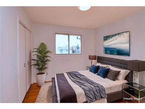 69 San Francisco Avenue, Hamilton, ON - Indoor Photo Showing Bedroom