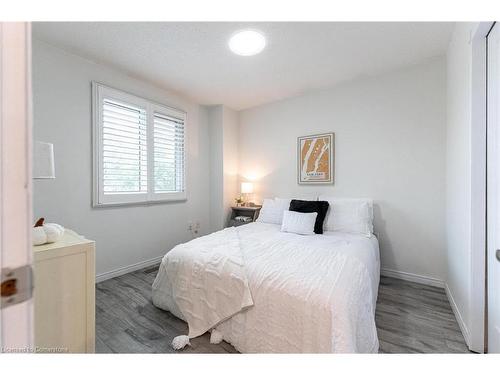 270 Rowntree Drive, Hamilton, ON - Indoor Photo Showing Bedroom