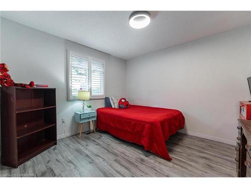 270 Rowntree Drive, Hamilton, ON - Indoor Photo Showing Bedroom