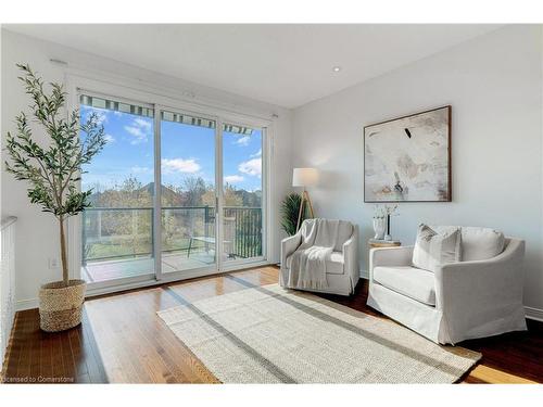 30-4241 Sarazen Drive, Burlington, ON - Indoor Photo Showing Living Room