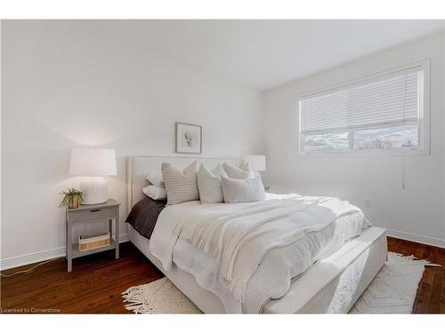 30-4241 Sarazen Drive, Burlington, ON - Indoor Photo Showing Bedroom