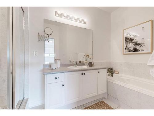 30-4241 Sarazen Drive, Burlington, ON - Indoor Photo Showing Bathroom