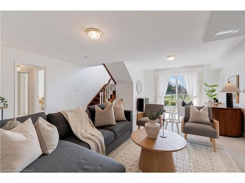 30-4241 Sarazen Drive, Burlington, ON - Indoor Photo Showing Living Room