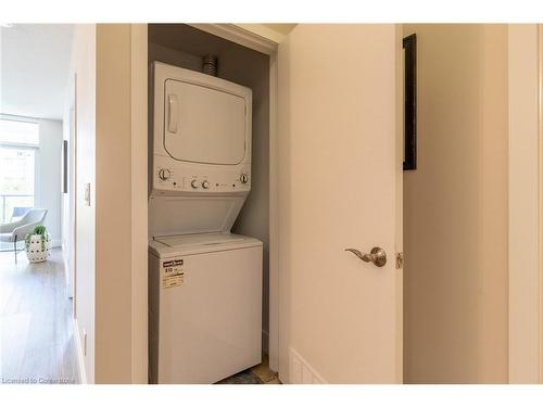 315-551 Maple Avenue, Burlington, ON - Indoor Photo Showing Laundry Room