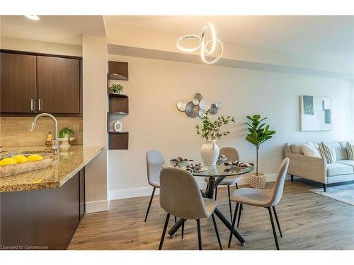 315-551 Maple Avenue, Burlington, ON - Indoor Photo Showing Dining Room