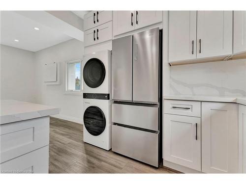 306 Paling Avenue, Hamilton, ON - Indoor Photo Showing Laundry Room