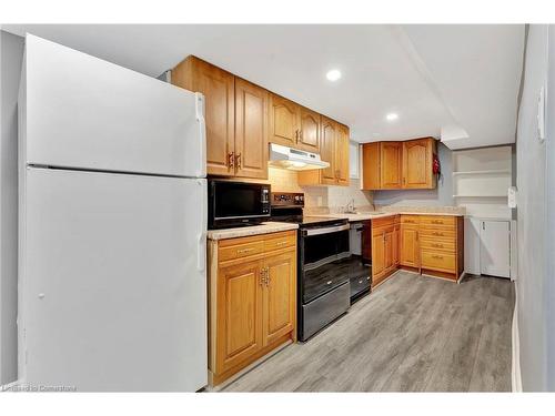 306 Paling Avenue, Hamilton, ON - Indoor Photo Showing Kitchen