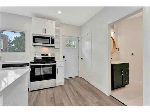 306 Paling Avenue, Hamilton, ON - Indoor Photo Showing Kitchen