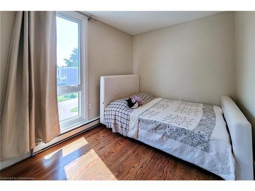 B59-25 Britten Close, Hamilton, ON - Indoor Photo Showing Bedroom