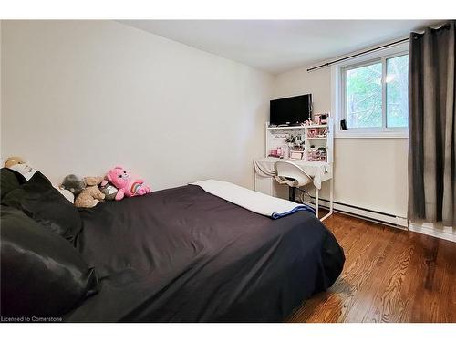 B59-25 Britten Close, Hamilton, ON - Indoor Photo Showing Bedroom