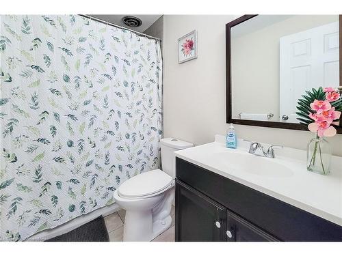 B59-25 Britten Close, Hamilton, ON - Indoor Photo Showing Bathroom