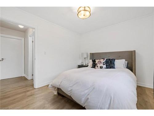 298 Homewood Avenue, Hamilton, ON - Indoor Photo Showing Bedroom