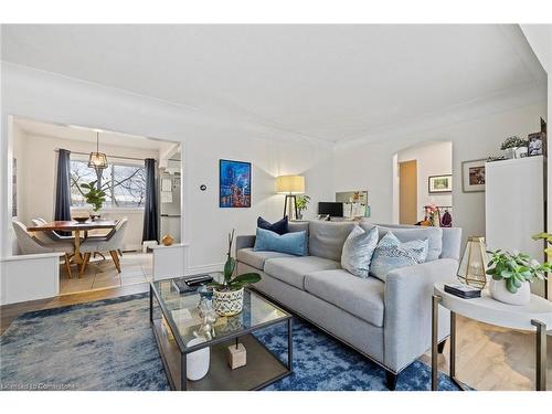 298 Homewood Avenue, Hamilton, ON - Indoor Photo Showing Living Room