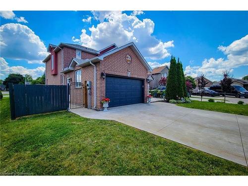 55 Alexsia Court, Hamilton, ON - Outdoor