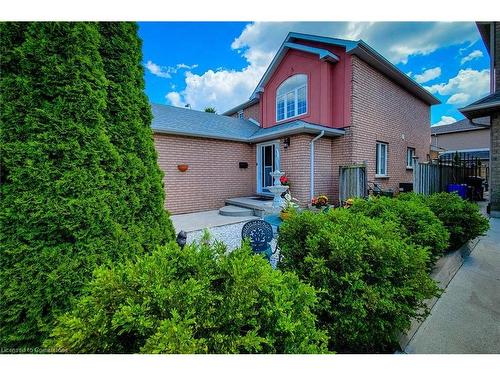 55 Alexsia Court, Hamilton, ON - Outdoor