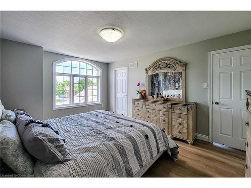 55 Alexsia Court, Hamilton, ON - Indoor Photo Showing Bedroom