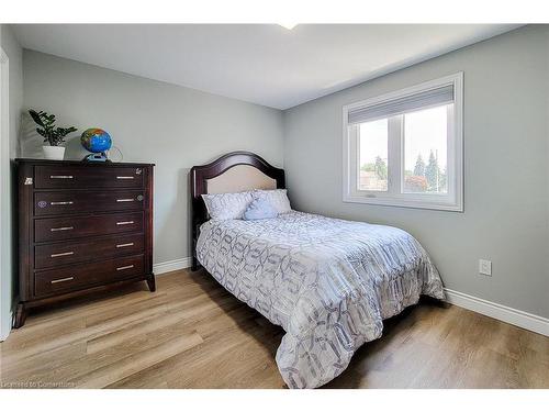 55 Alexsia Court, Hamilton, ON - Indoor Photo Showing Bedroom