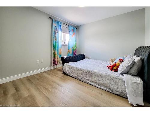 55 Alexsia Court, Hamilton, ON - Indoor Photo Showing Bedroom