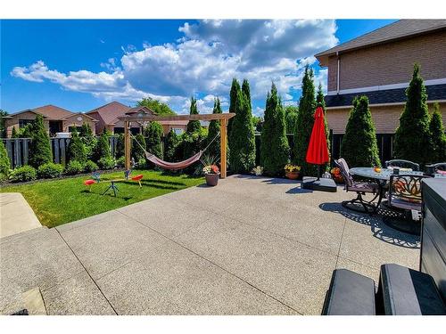 55 Alexsia Court, Hamilton, ON - Outdoor