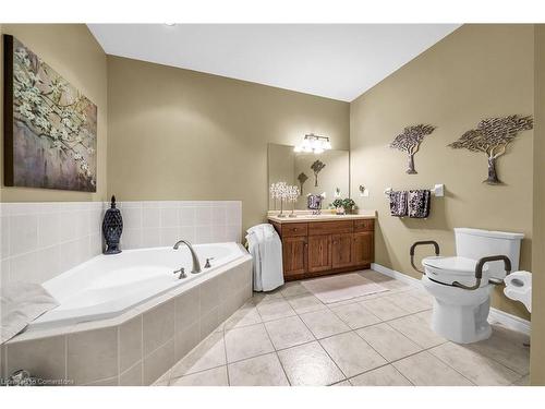 2-61 Cloverleaf Drive, Ancaster, ON - Indoor Photo Showing Bathroom