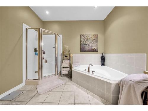 2-61 Cloverleaf Drive, Ancaster, ON - Indoor Photo Showing Bathroom