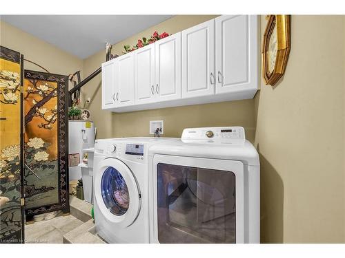 2-61 Cloverleaf Drive, Ancaster, ON - Indoor Photo Showing Laundry Room