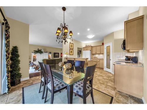 2-61 Cloverleaf Drive, Ancaster, ON - Indoor Photo Showing Dining Room