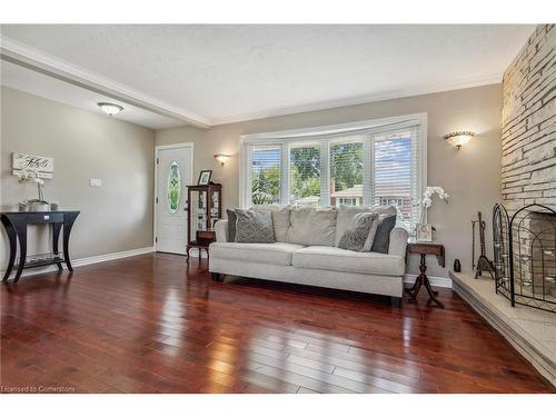 148 Boxley Road, Burlington, ON - Indoor Photo Showing Living Room