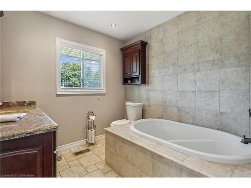 148 Boxley Road, Burlington, ON - Indoor Photo Showing Bathroom