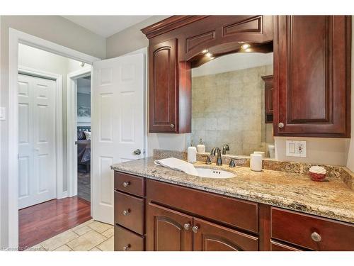 148 Boxley Road, Burlington, ON - Indoor Photo Showing Bathroom