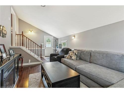 148 Boxley Road, Burlington, ON - Indoor Photo Showing Living Room