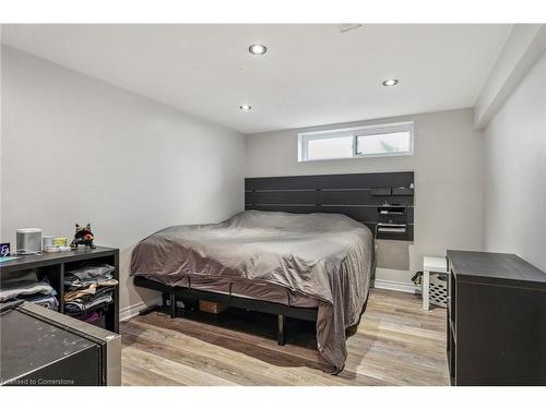 148 Boxley Road, Burlington, ON - Indoor Photo Showing Bedroom