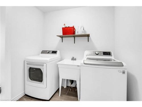 4165 Cassandra Drive, Beamsville, ON - Indoor Photo Showing Laundry Room