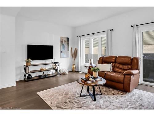 4165 Cassandra Drive, Beamsville, ON - Indoor Photo Showing Living Room