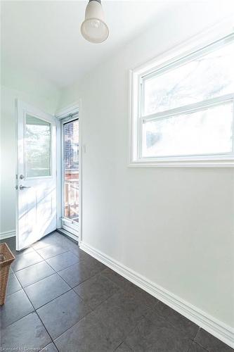 325 Hunter Street W, Hamilton, ON - Indoor Photo Showing Other Room