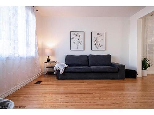 325 Hunter Street W, Hamilton, ON - Indoor Photo Showing Living Room