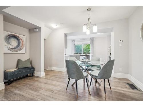 21-130 Livingston Avenue, Grimsby, ON - Indoor Photo Showing Dining Room