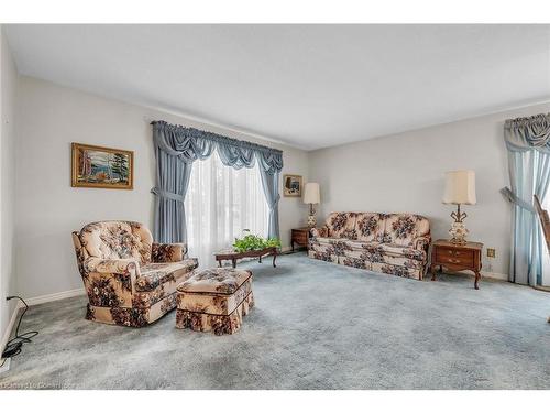 130 Jarrett Place, Dunnville, ON - Indoor Photo Showing Living Room