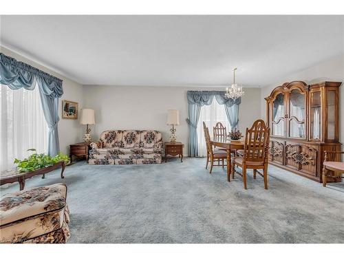 130 Jarrett Place, Dunnville, ON - Indoor Photo Showing Living Room