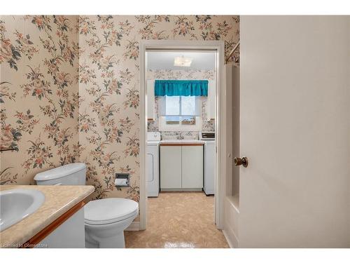 130 Jarrett Place, Dunnville, ON - Indoor Photo Showing Bathroom