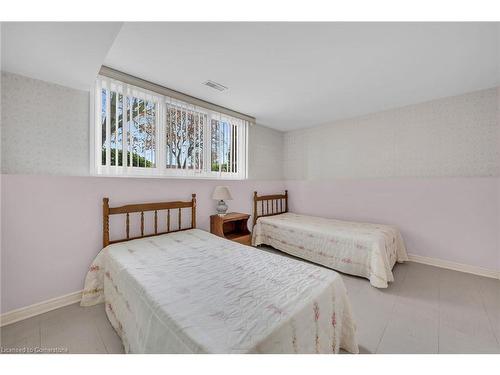 130 Jarrett Place, Dunnville, ON - Indoor Photo Showing Bedroom