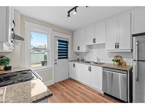 99 Belview Avenue, Hamilton, ON - Indoor Photo Showing Kitchen